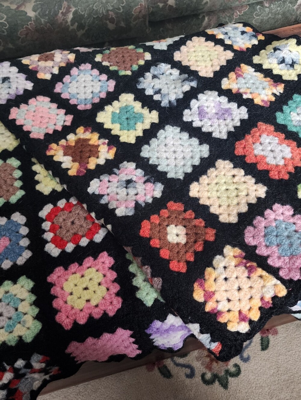 60s 70s Roseanne Big Bang Theory Style Crochet Granny Square Afghan Throw 41×51